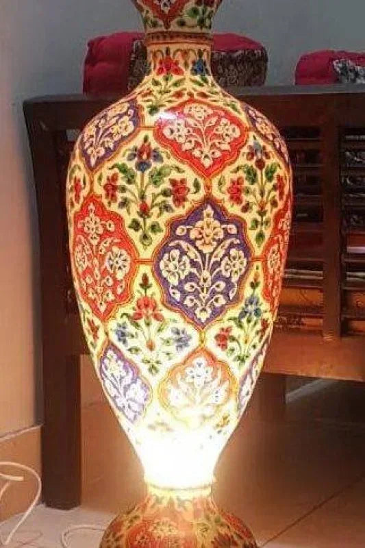 Vase camel skin lamp red green blue beautiful art